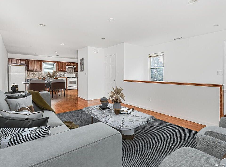 1st image of 812 Howard Ave Floor 2