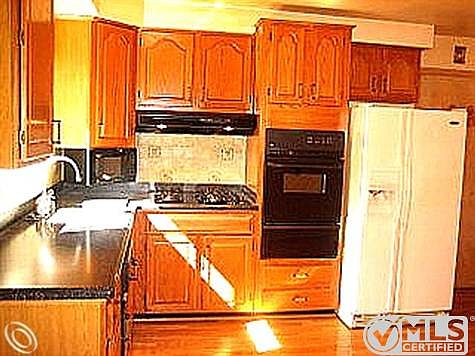 Bright Kitchen