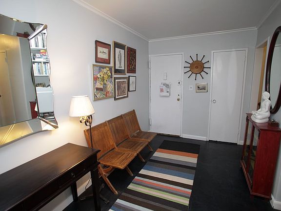 5th image of 266 E Broadway APT B607