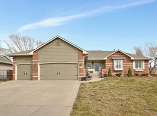 2506 N Covington Cir, Wichita, KS 67205
