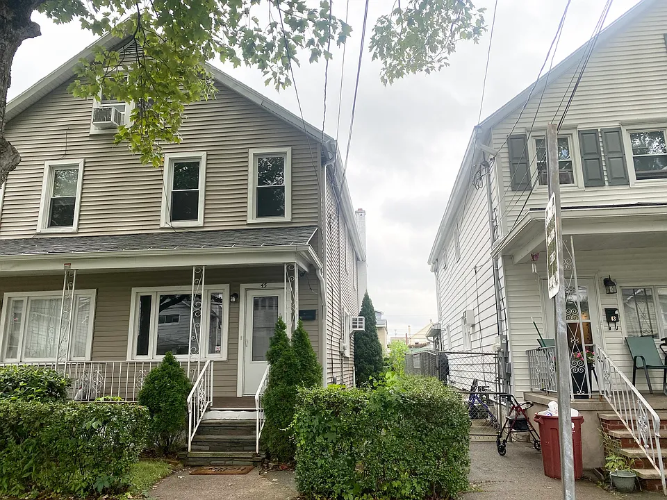 45 Pulaski St