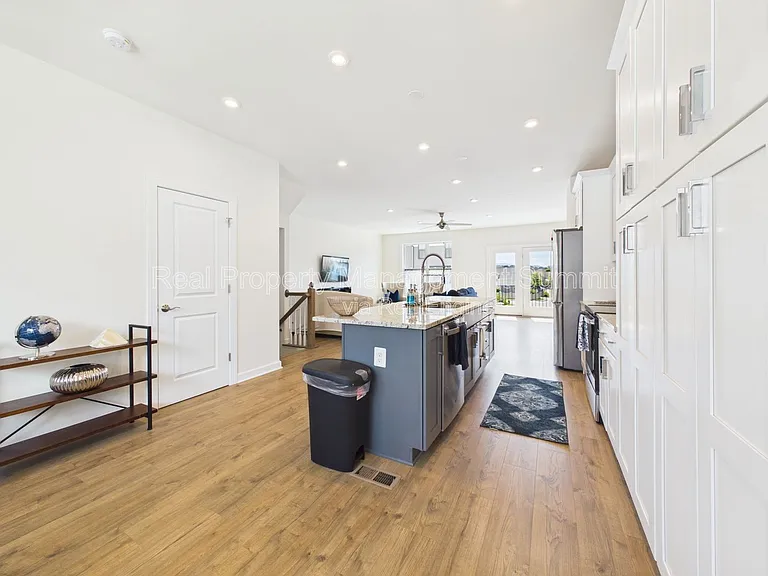 1241 Old Trail Dr — Photo 14