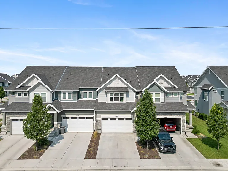 1082 S Lilac Way — Photo 20
