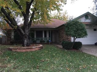 930 Thistle Ridge Ln, Arlington, TX 76017