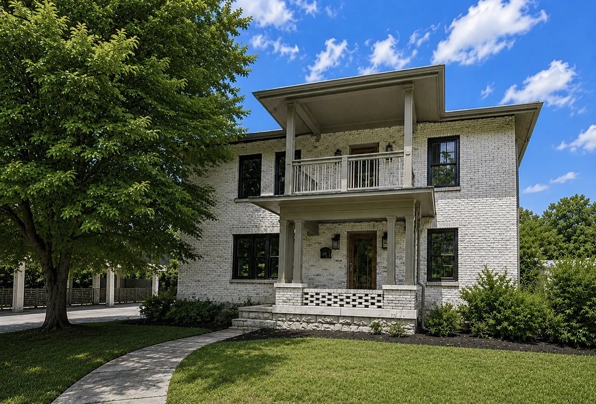 5 bed, 3.5 bath, 3613 sqft, $7,750 — Photo 2