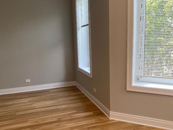 5th image of 2621 W Walton St #3