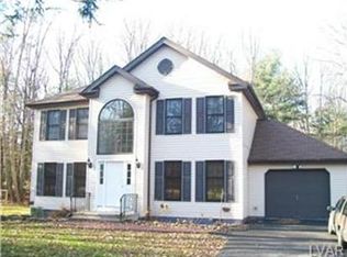 24 Birch Hill Dr, Tannersville, PA 18372