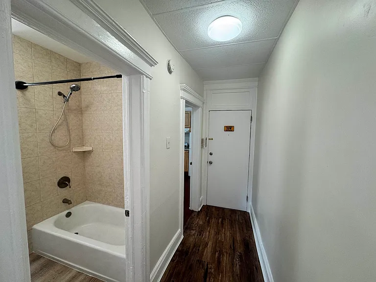 72 W 17th St #2 — Photo 8