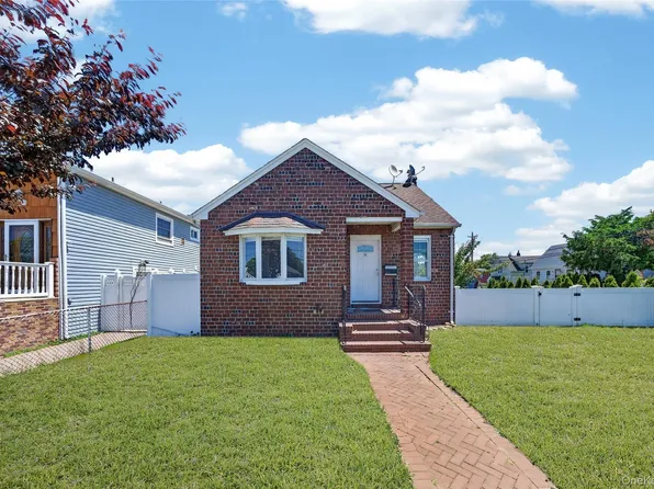 86 Remsen Avenue, Hempstead, NY 11550
