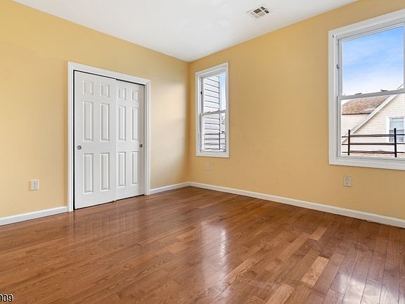 3rd image of 87 Columbia Ave #3