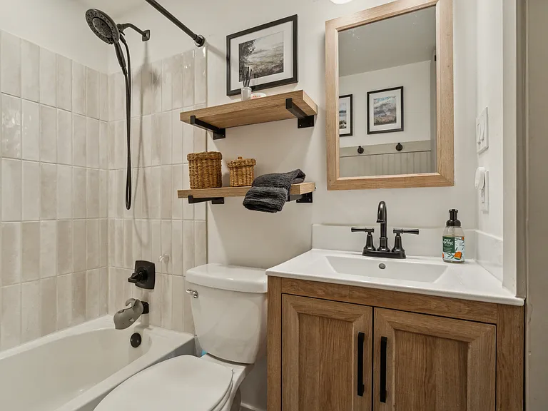 2 Kershaw Ave — Photo 16
