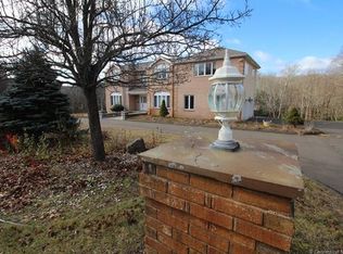 26 Thronebrook Rd, West Granby, CT 06090