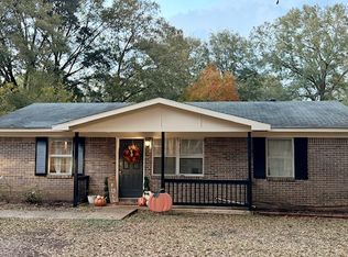 8 Cedar Dr, Camden, AL 36726