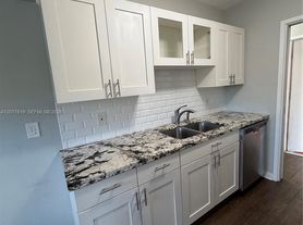 2591 NE 55th Ct, Fort Lauderdale, FL