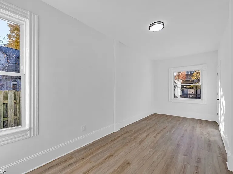 2002 Valentine Ave #1 — Photo 12