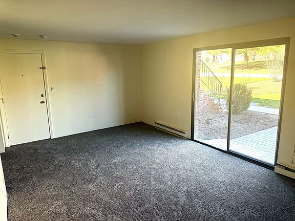 5th image of 384 Great Rd APT B102