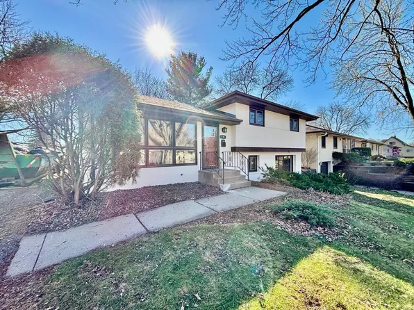 130 17th Ave N, South Saint Paul, MN 55075