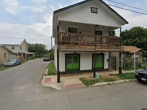 333 Frio City Rd #1 Photo 1