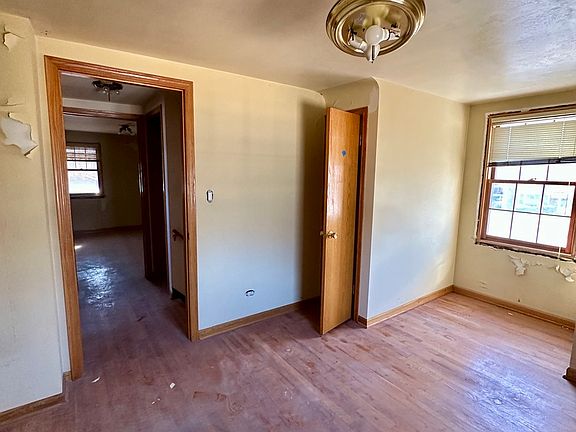 3rd image of 215 N Main St