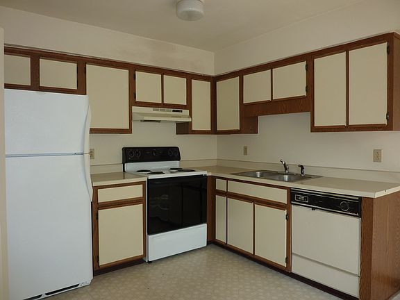 2nd image of 110 W Seaview Ave APT 2