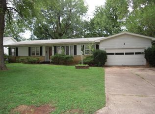 2743 S Wallis Smith Blvd, Springfield, MO 65804