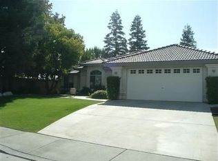 3301 Sierra Meadows Dr, Bakersfield, CA 93313