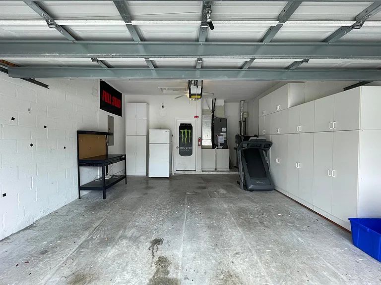 137 Canterbury Pl — Photo 21