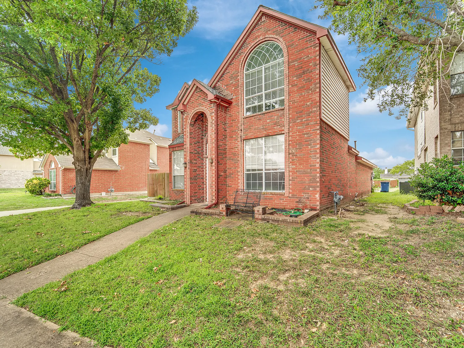 3 bed, 2.5 bath, 1681 sqft, $2,250 — Photo 2