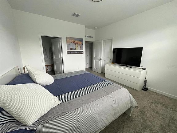 4th image of 3092 Addison Blvd