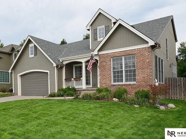 2712 Morrie Dr, Bellevue, NE 68123