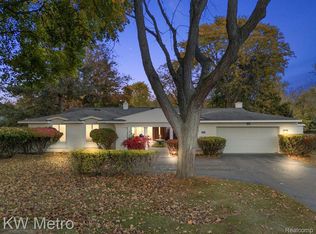 4751 S Valleyview Rd, West Bloomfield, MI 48323