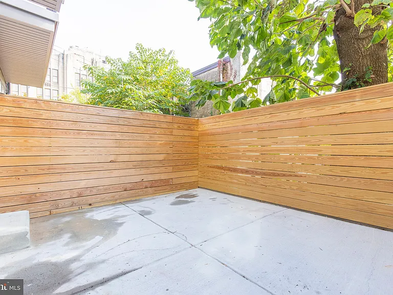 2412 W Master St #A — Photo 25