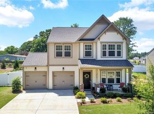 2515 Courtland Dr, Clover, SC 29710
