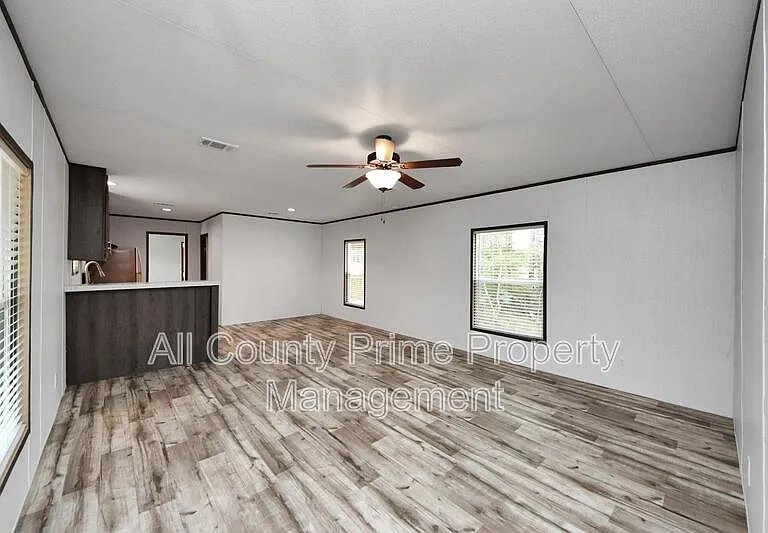 1556 Brown Rd — Photo 7