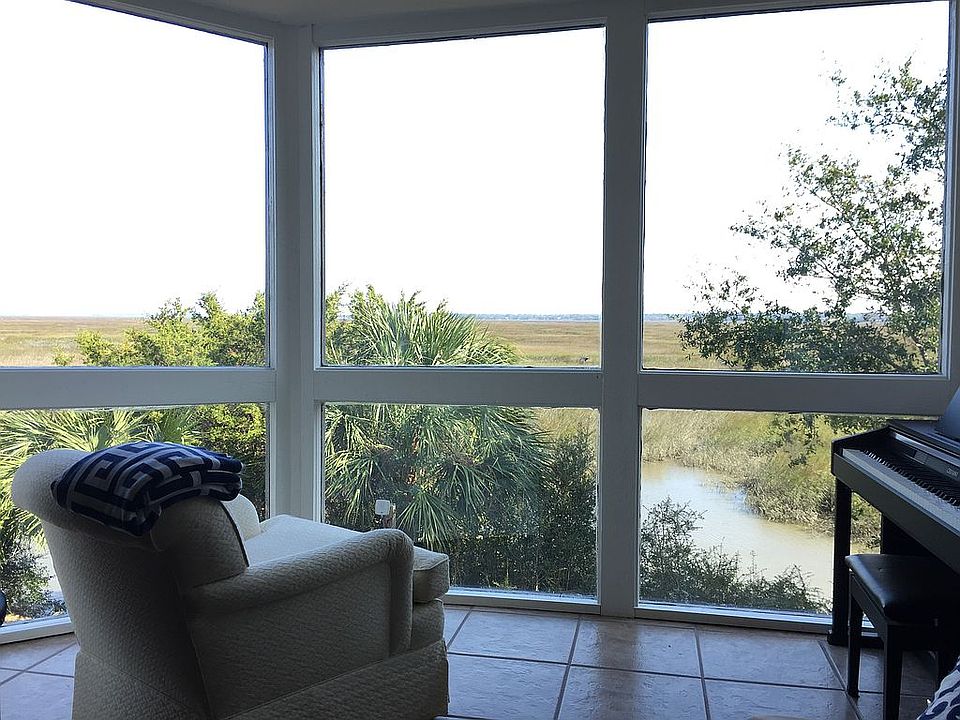 1st image of 317 Moss Oaks Cir