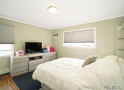 4th image of 291 Ocean Ave
