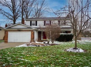6579 Wedgewood Dr, North Olmsted, OH 44070
