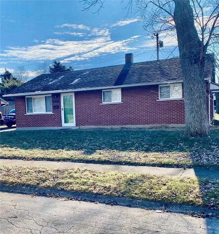 322 Savoy Ave photo 1