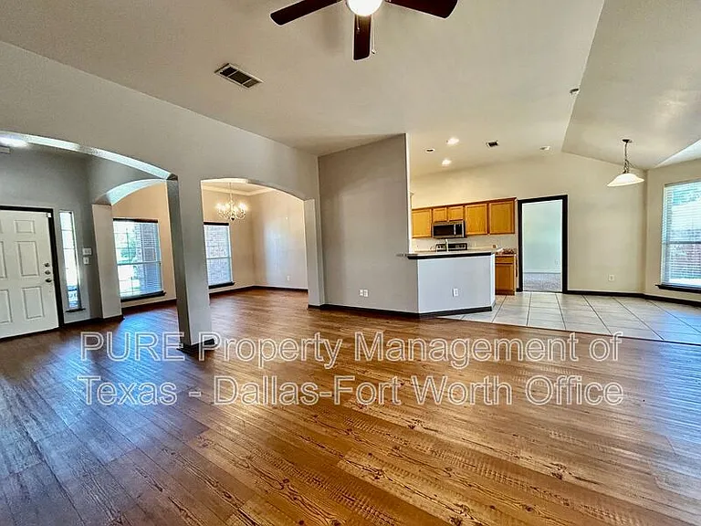 629 Madeline Ct — Photo 7