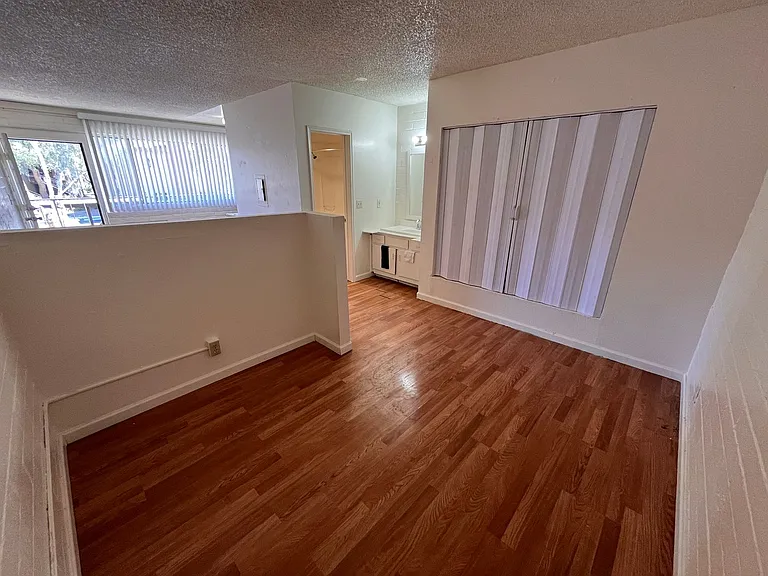 2000 N Camino Serna — Photo 14