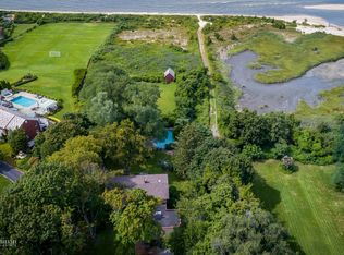 61 Cornwells Beach Rd, Sands Pt, NY 11050