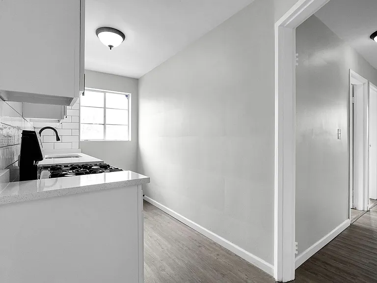 61 N 21st St #J — Photo 13
