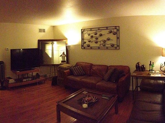 2nd image of 2118 N Palmer St #2118