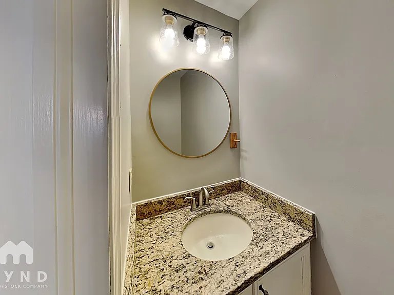 137 Ash St — Photo 20