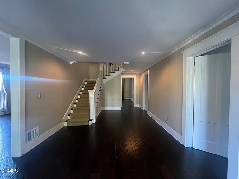 623 Charter Oak St — Photo 2