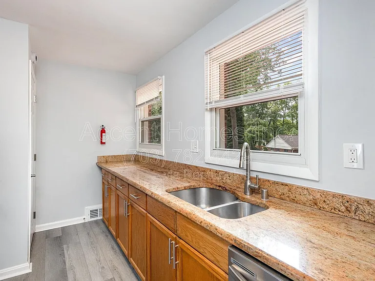 7329 Marc Dr — Photo 7