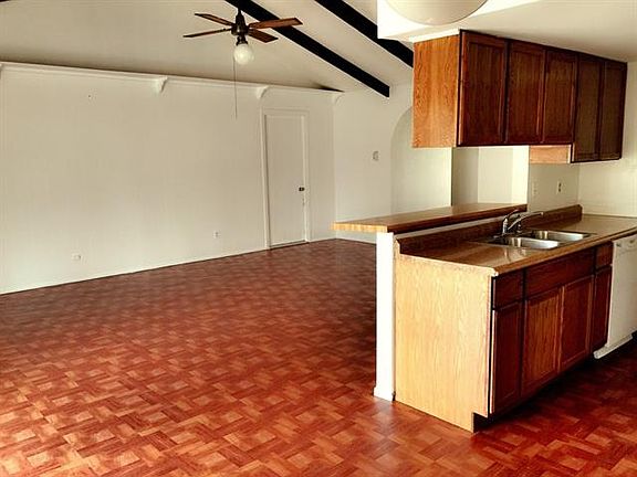 4th image of 1629 Crestpark Dr