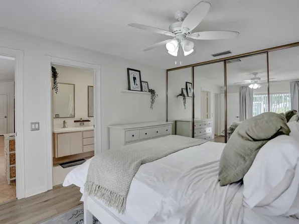 4202 Ridgewood Court, Palm Beach Gardens, FL 33403