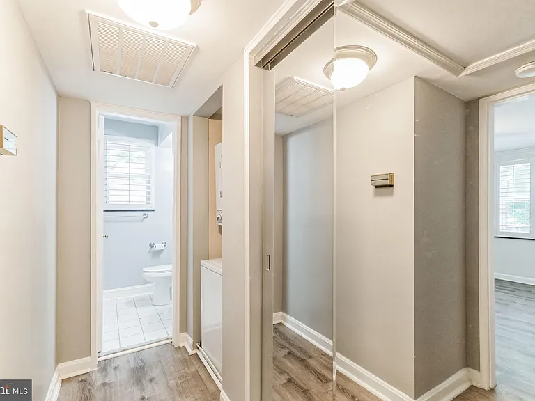 4225 N Henderson Rd #103 — Photo 5