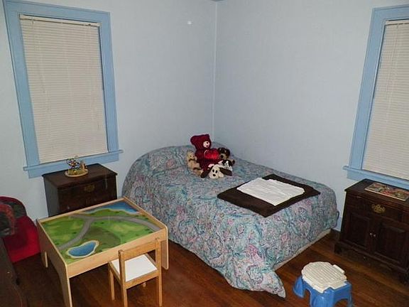 4th image of 4020 Cleveland Ave